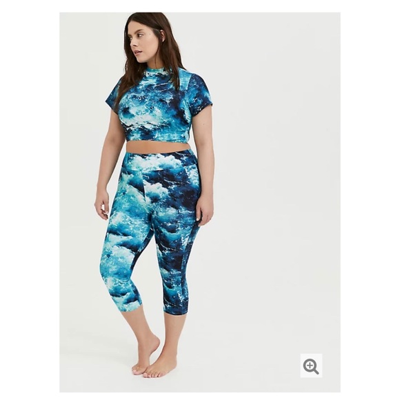 NEW Torrid 4 Swim Wireless Rash Guard Crop Ocean - Picture 5 of 11